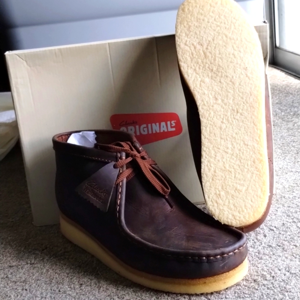 NEW! MEN'S CLARK'S ORIGINALS BOOT, SIZE 10, COLOR BEESWAX